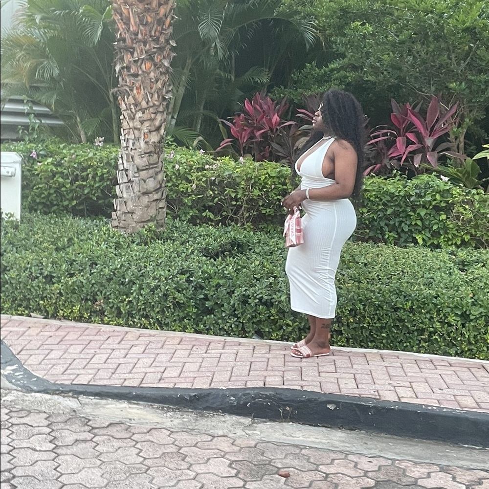 Body-con dress